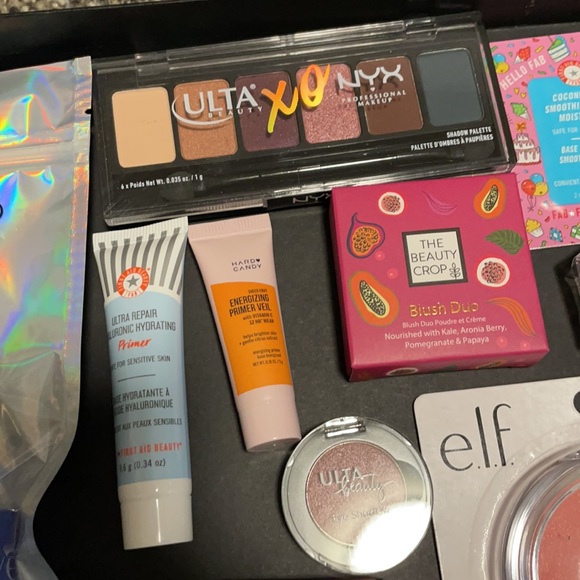 Makeup Bundle - Picture 6 of 6